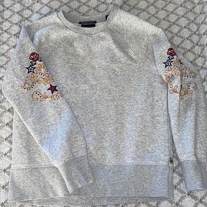 Sweatshirt Gray with embroidery sleeve
